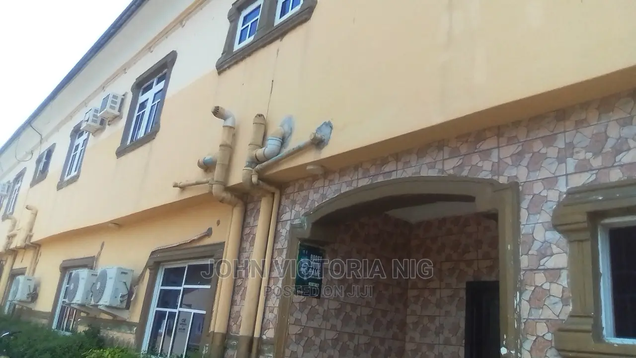 Furnished 10bdrm Chalet in Igbudu Estate, Oko Afo for sale