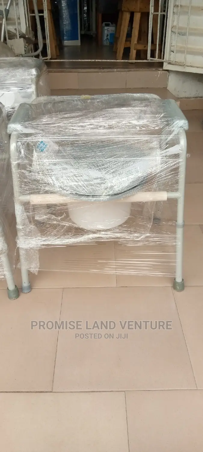Commod Chair