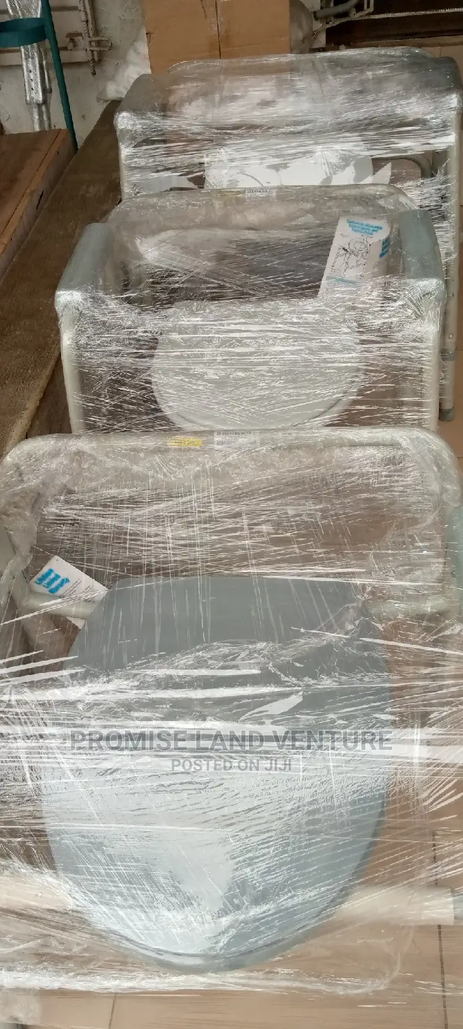 Commod Chair