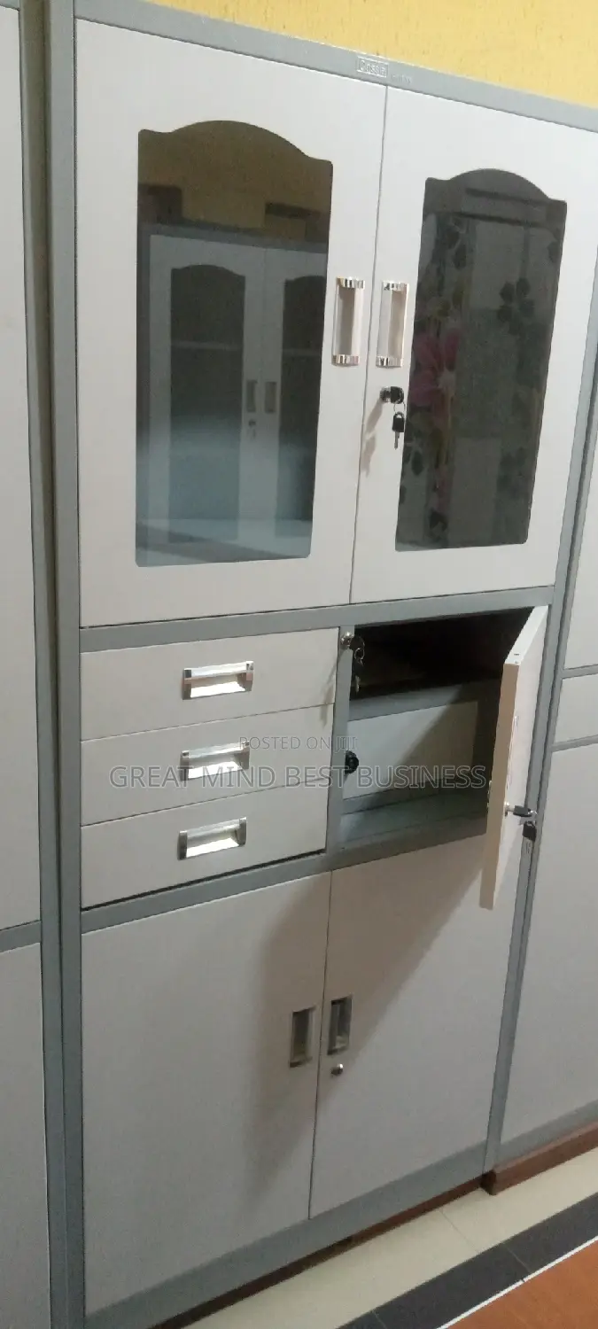 Half Glass Half Metal Shelves With Inner Save