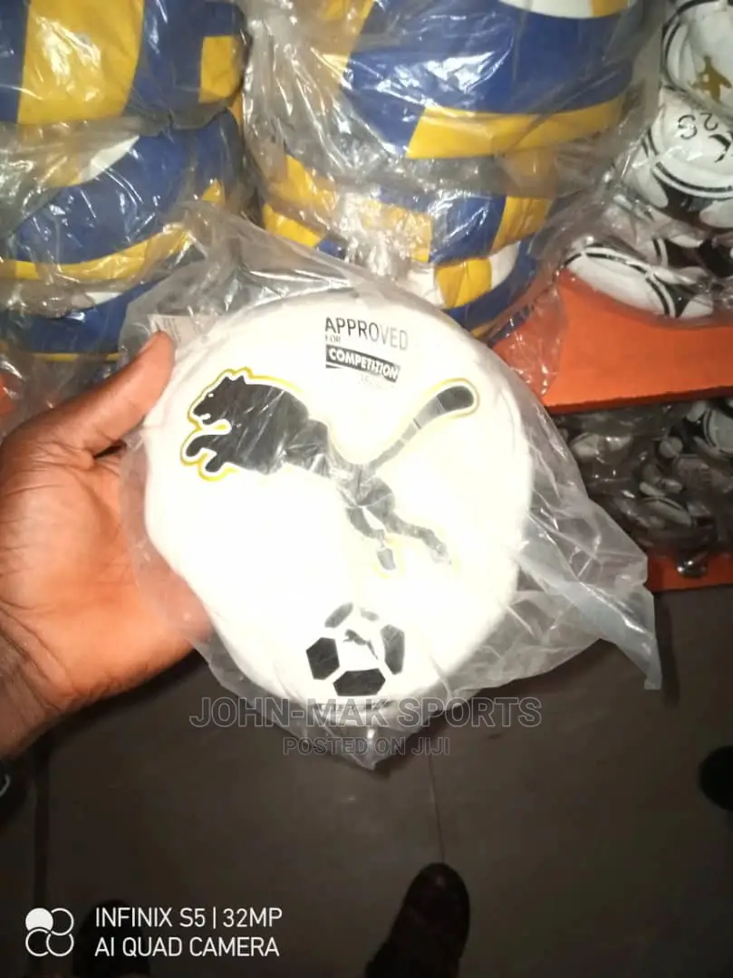 ADIDAS SIZE 4 Football