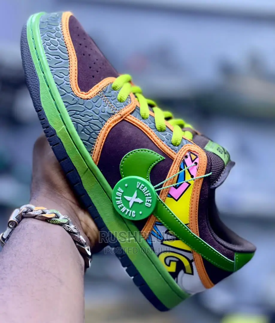 NIKE SB DUNK LOW ‘ De La Soul ‘