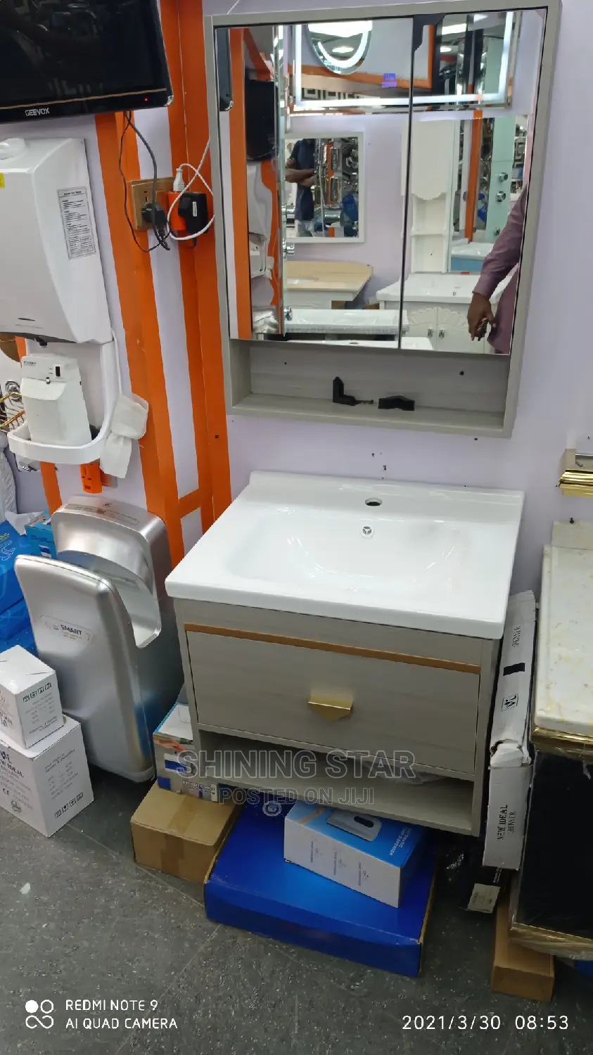 Cabinet Basin With Mirror