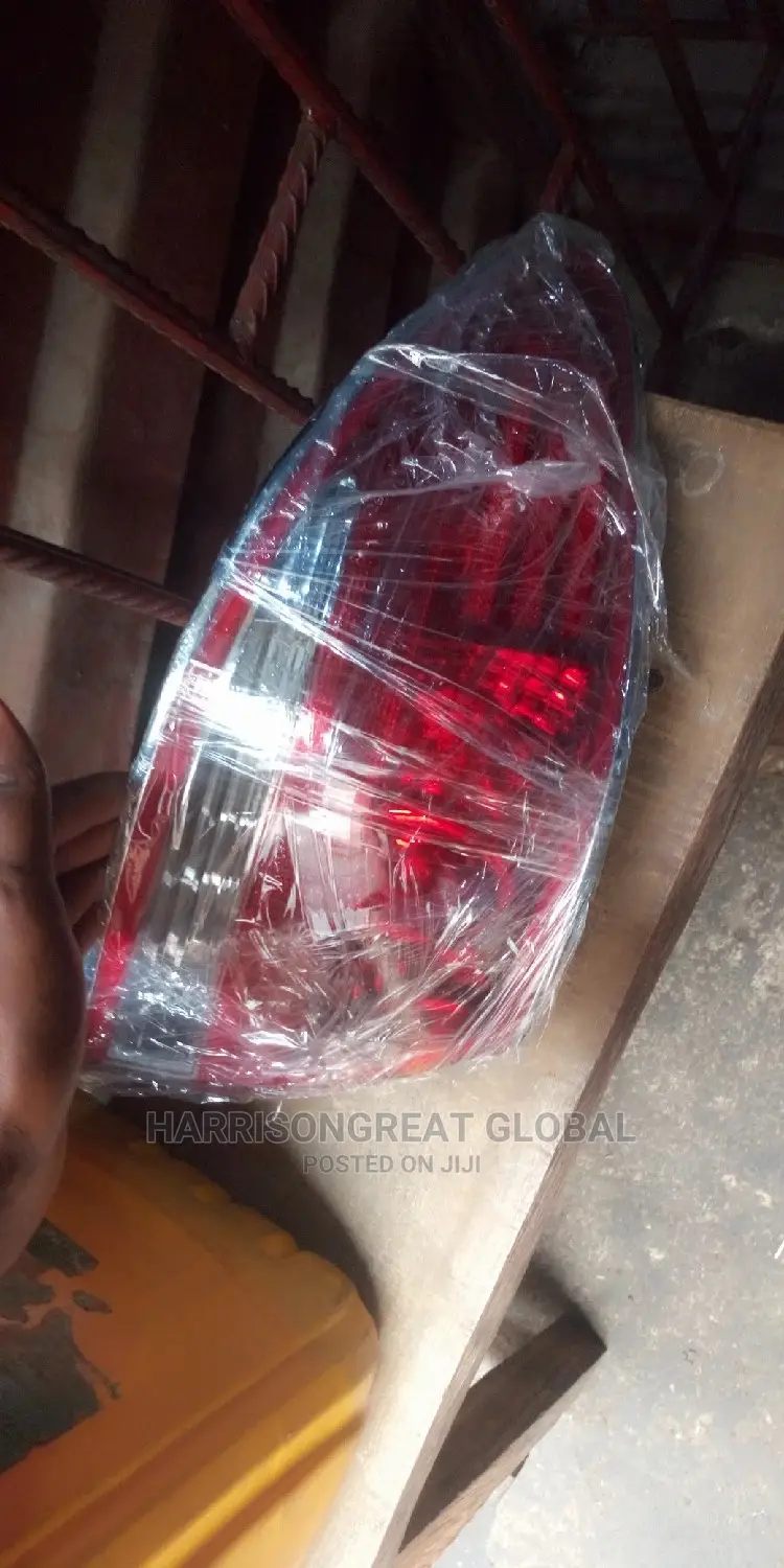 Tail Light for Lexus Es330 2005 Model (Depo)