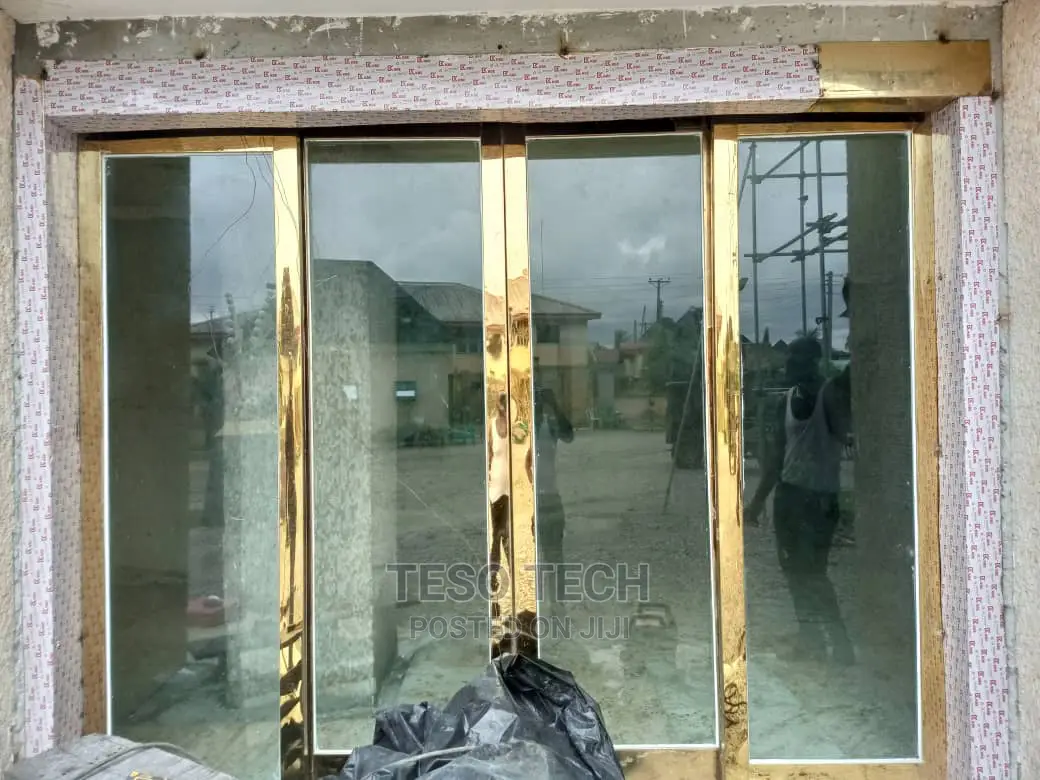 Sliding Door