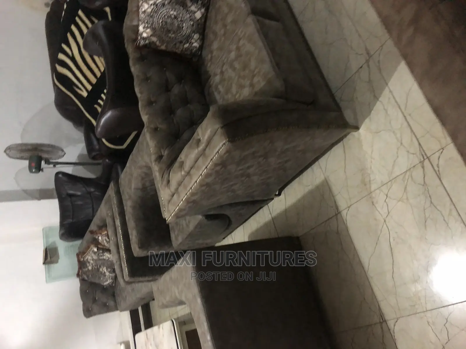 Complete Set of Chair Royal