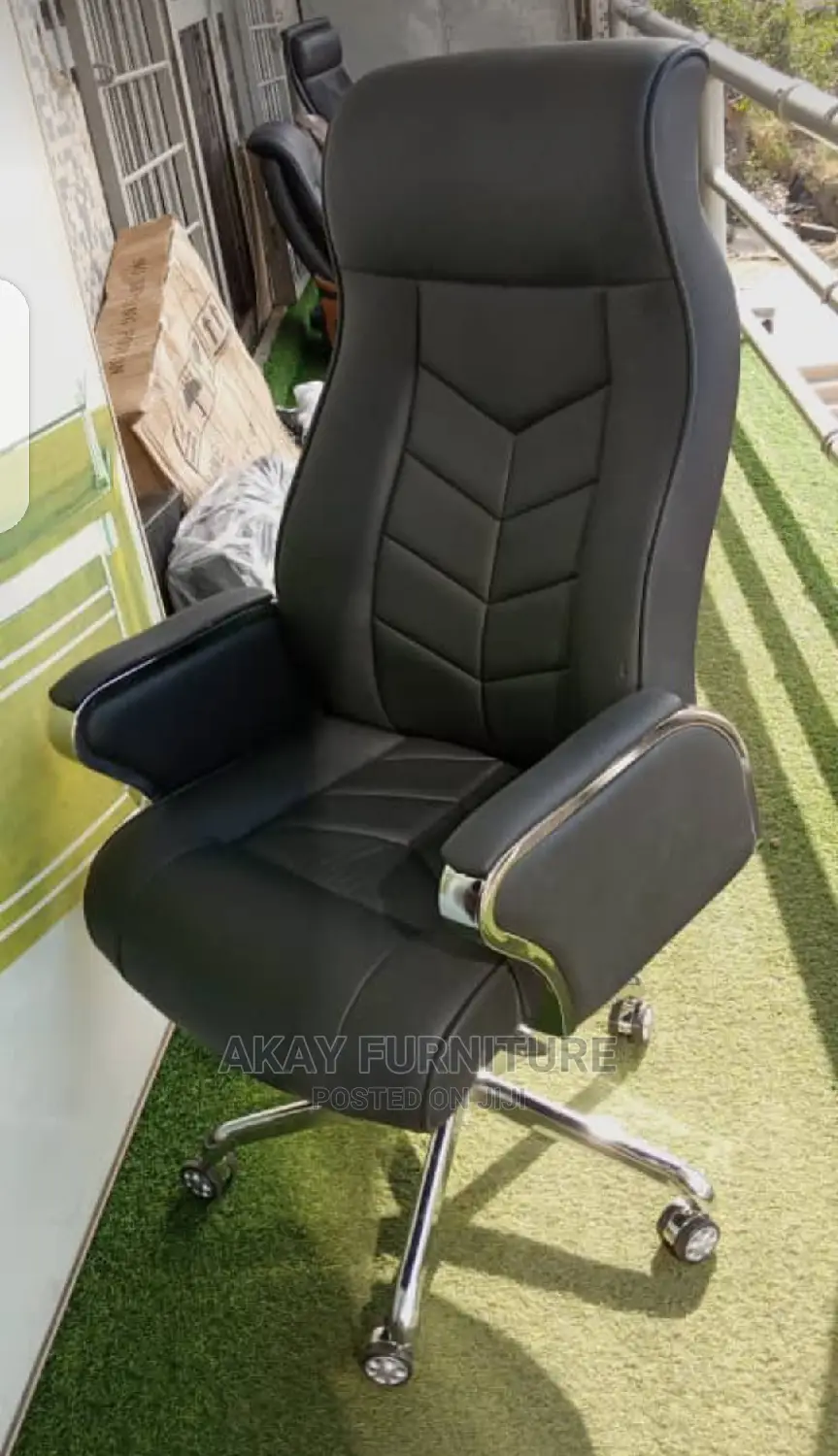 Executive Swivel Leather Office Chair