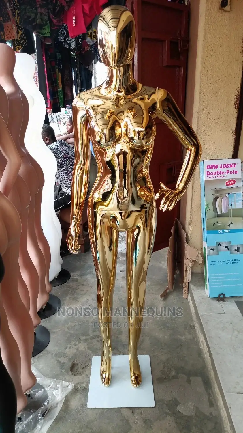 Size 8 Gold Chrome Female Mannequin With Medium Breast
