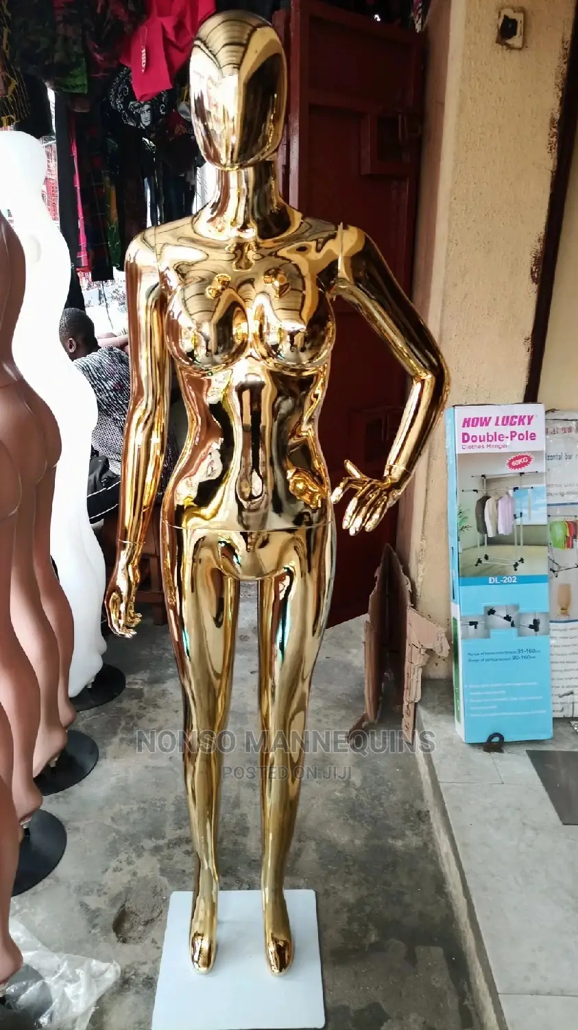Size 8 Gold Chrome Female Mannequin With Medium Breast