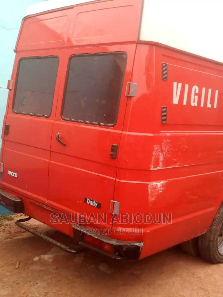 Affordable Bus Hire, Mover Delivery (4 Tons 6tyres)
