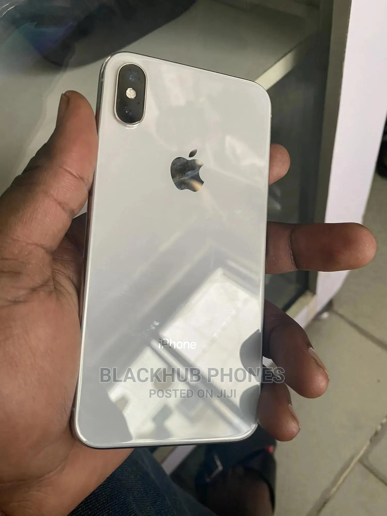 Apple iPhone X 64 GB White