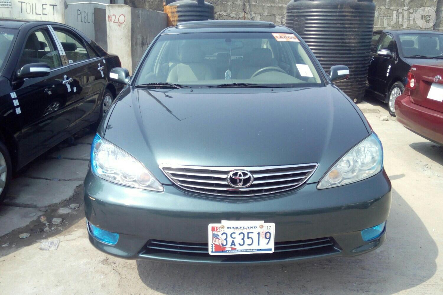 Toyota Camry XLE V6 4dr Sedan (3.0L 6cyl 5A) 2006 Gray