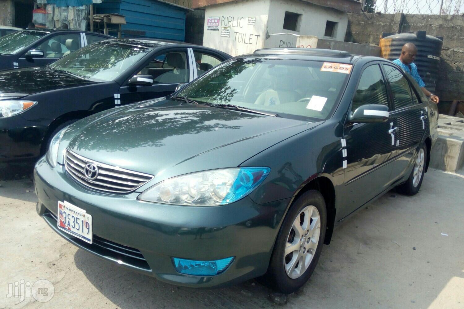 Toyota Camry XLE V6 4dr Sedan (3.0L 6cyl 5A) 2006 Gray
