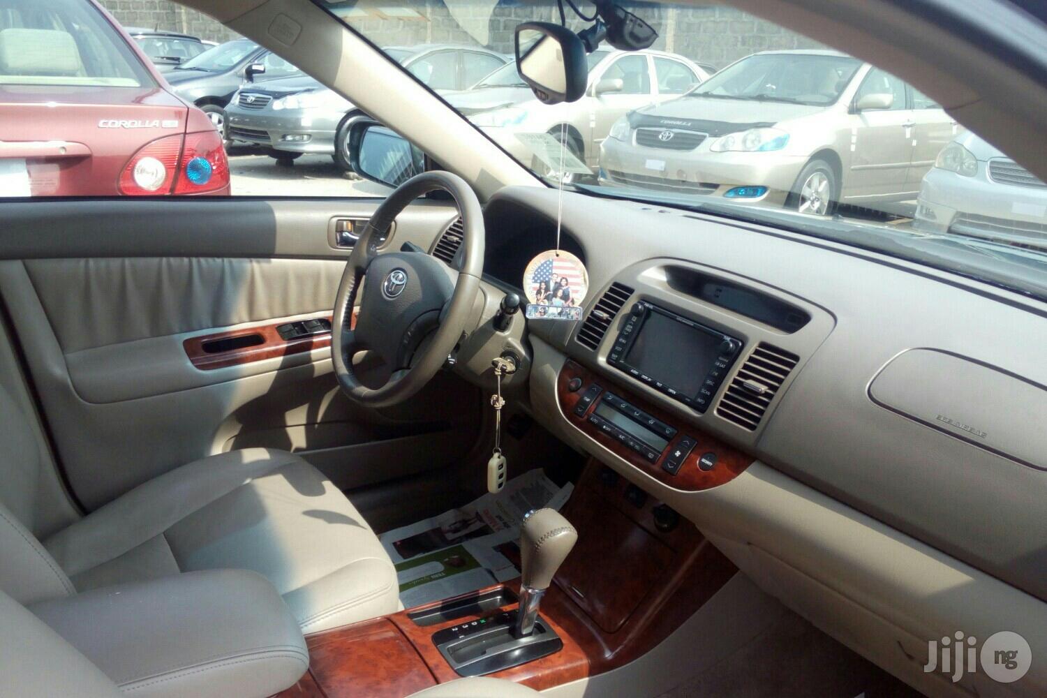 Toyota Camry XLE V6 4dr Sedan (3.0L 6cyl 5A) 2006 Gray