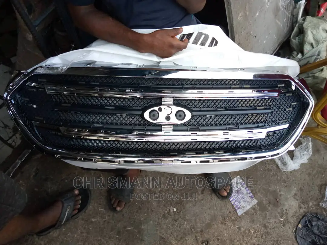 Front Grille Taurus 2015