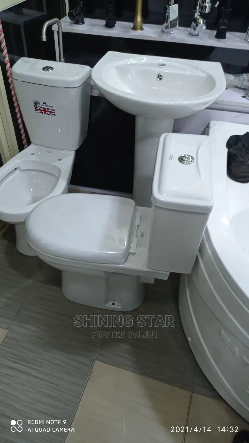 Executive Medium Toilet Set