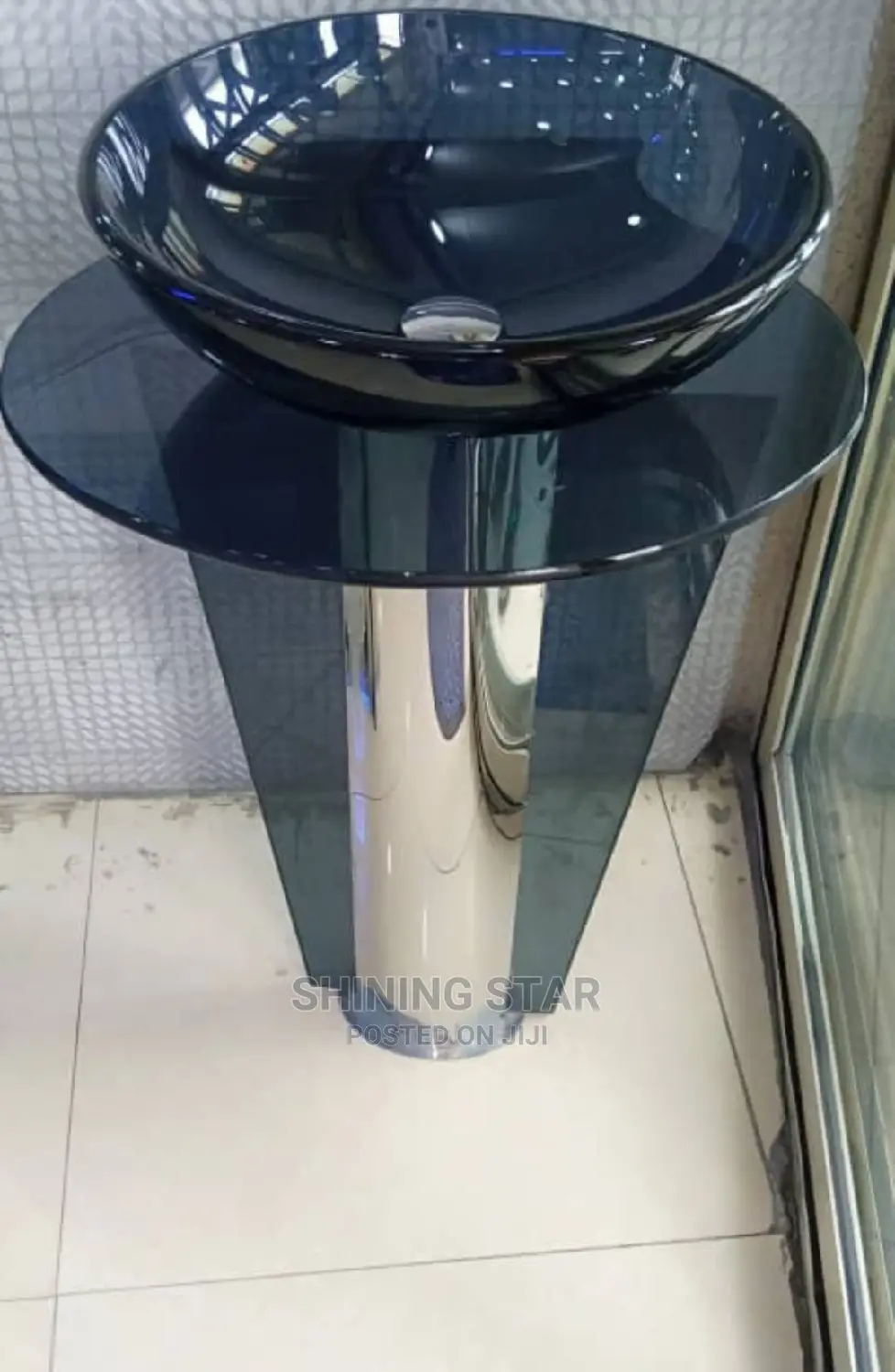 Glass Basin With Mirror