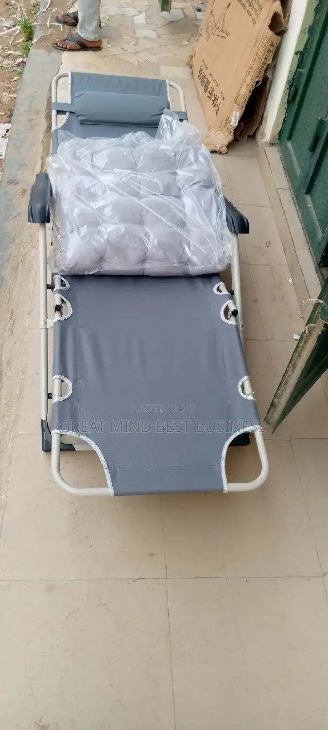 New Design Italian Camp Bed and Chair