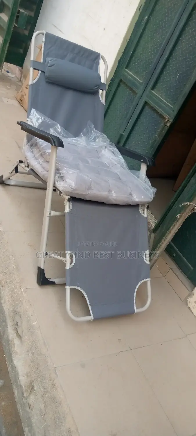 New Design Italian Camp Bed and Chair