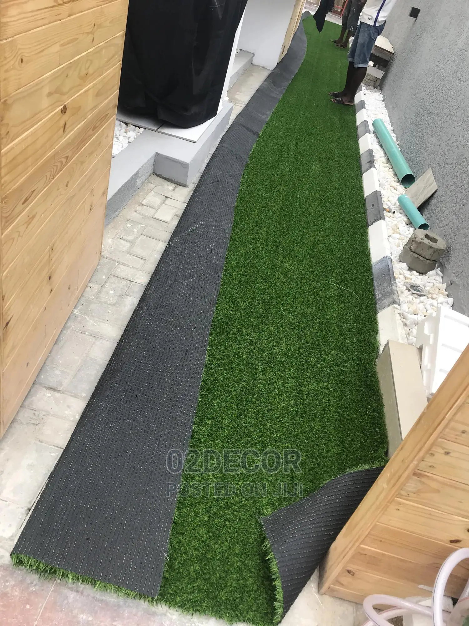 Grass Rugs Made Easy to Install for Corridors