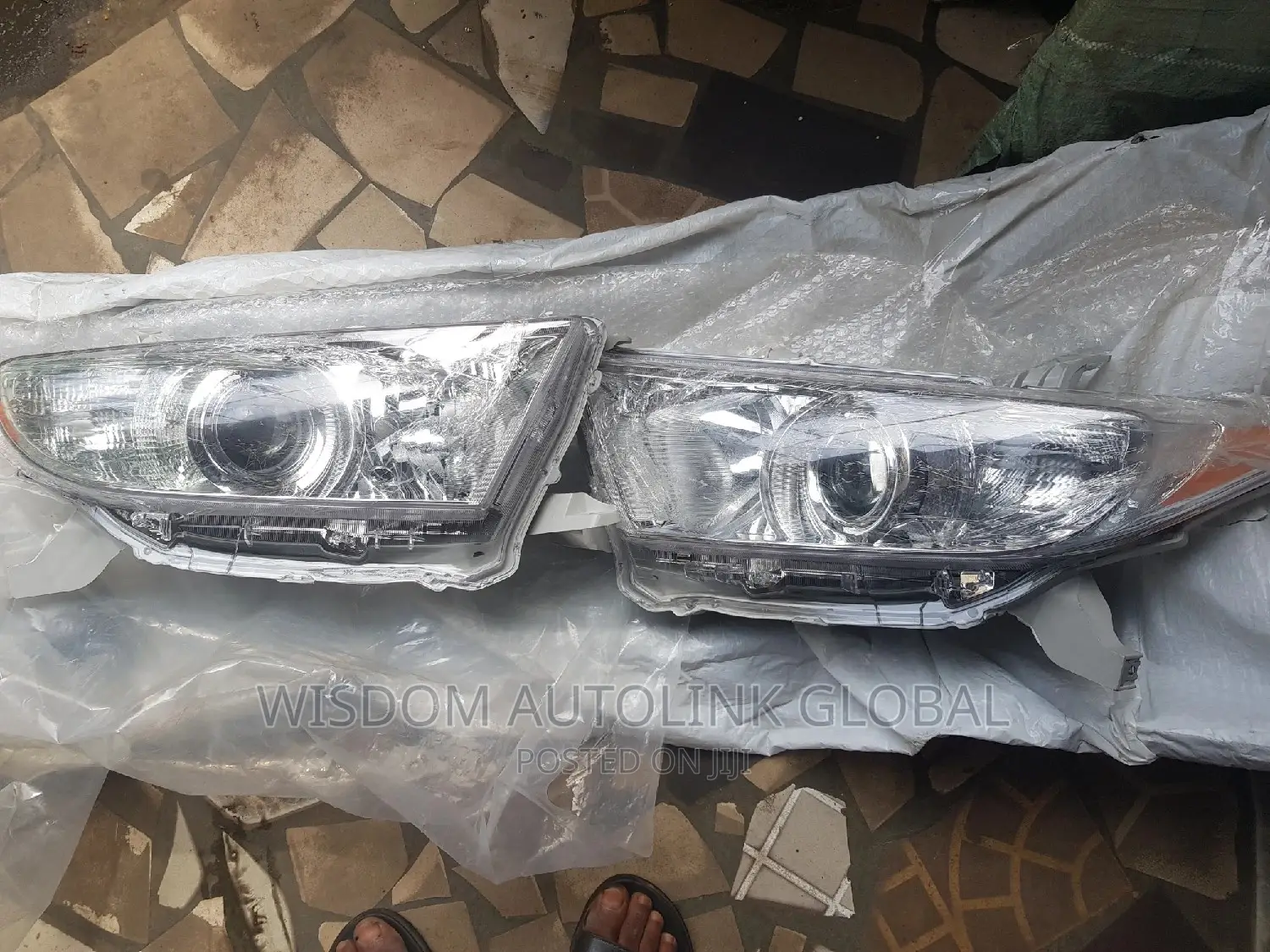 Headlights For Toyota Highlander 2011,2012,2013 Model