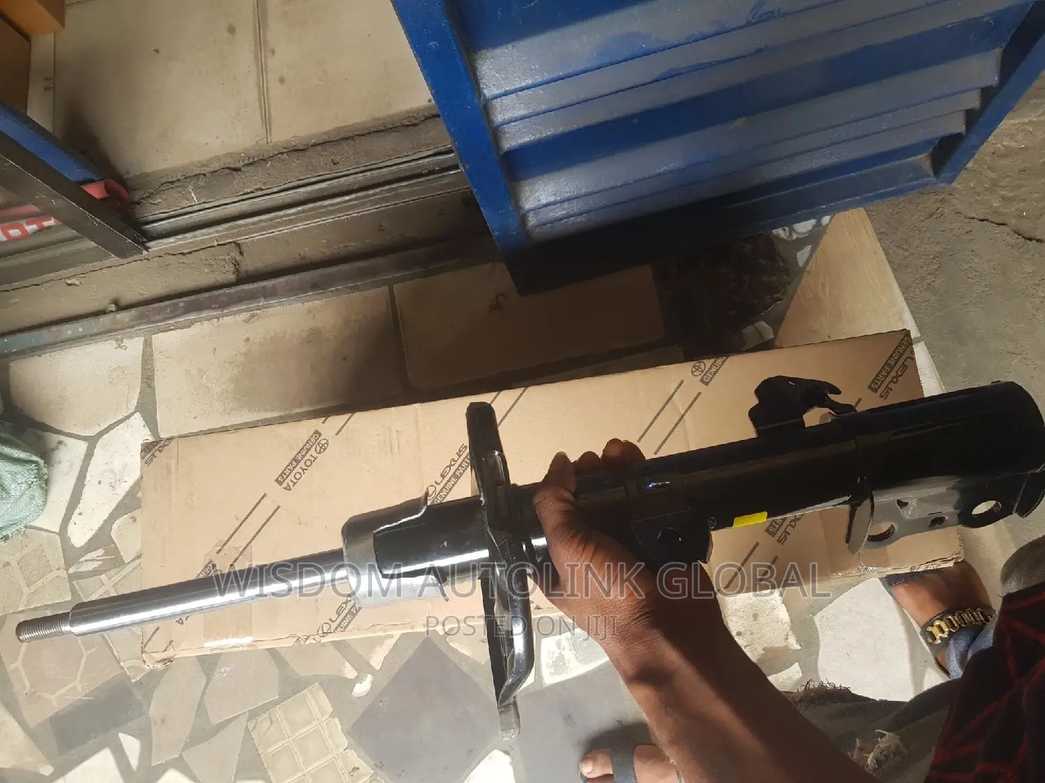Front Shock Absorbers for Toyota Highlander 2017,2018 Model