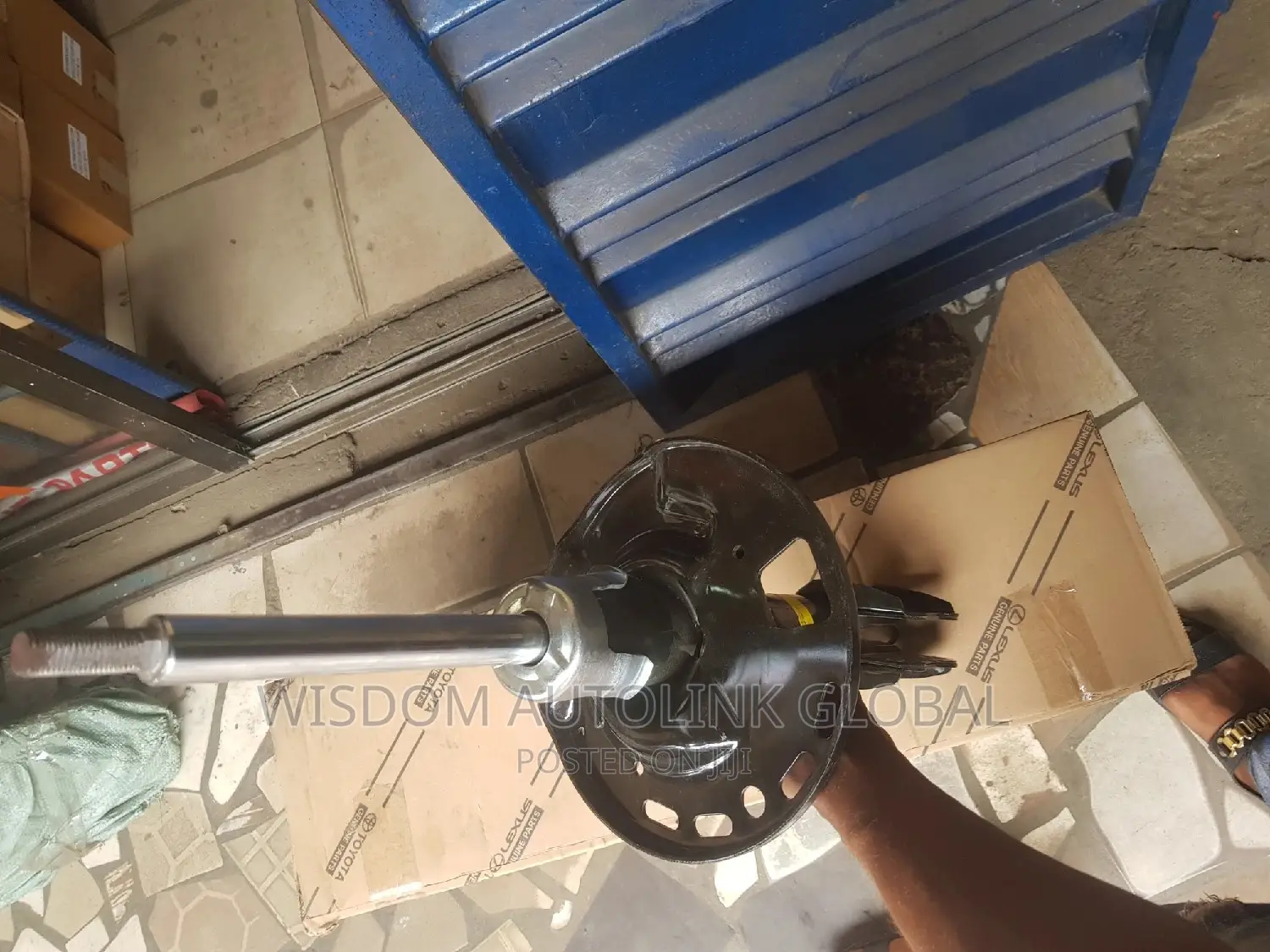 Front Shock Absorbers for Toyota Highlander 2017,2018 Model