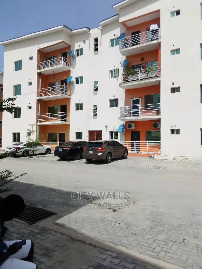 3bdrm Block of Flats in Lekki Gardens, Chevron for sale