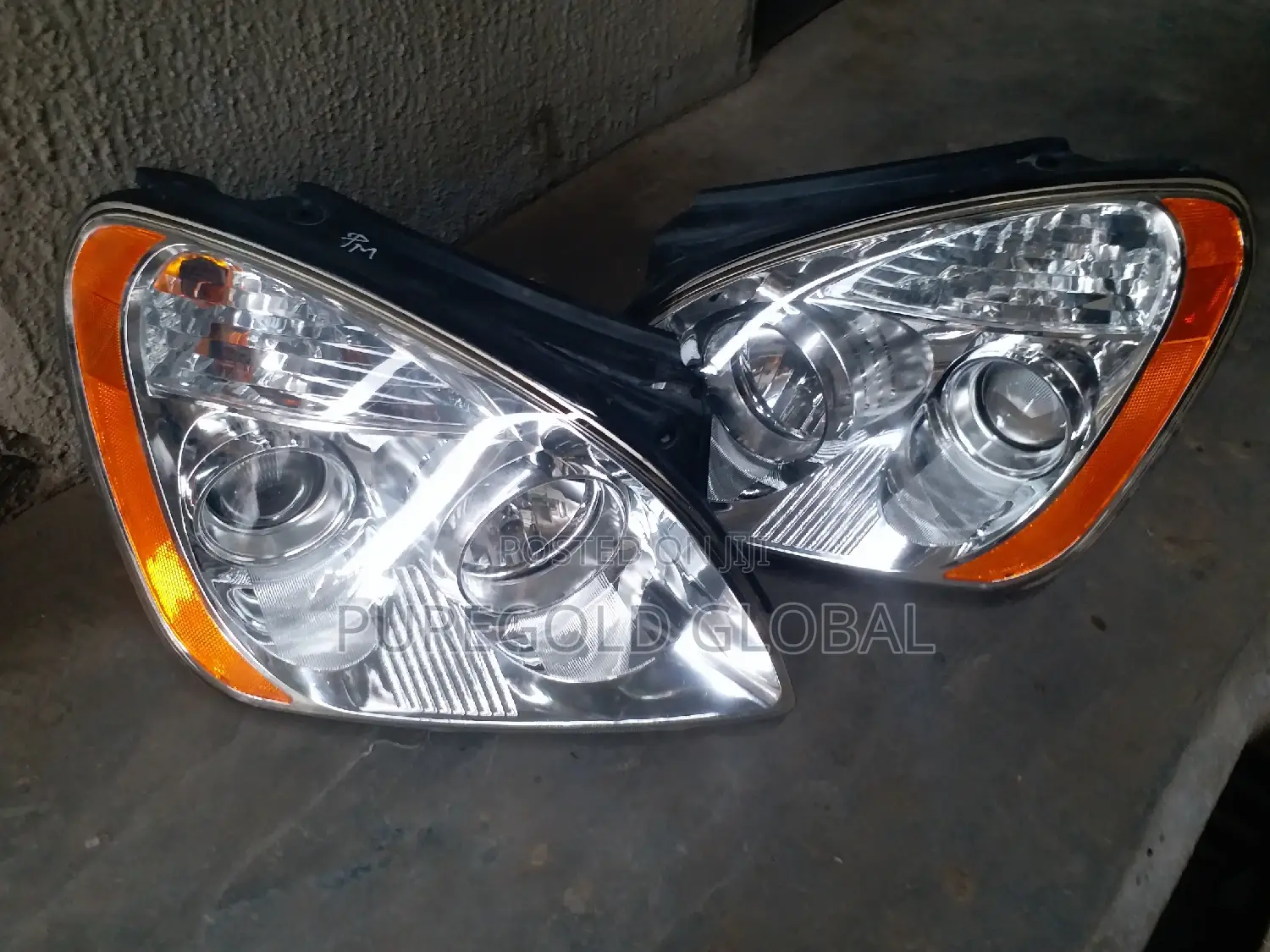 Kia Rondo Headlamp 2008 Model