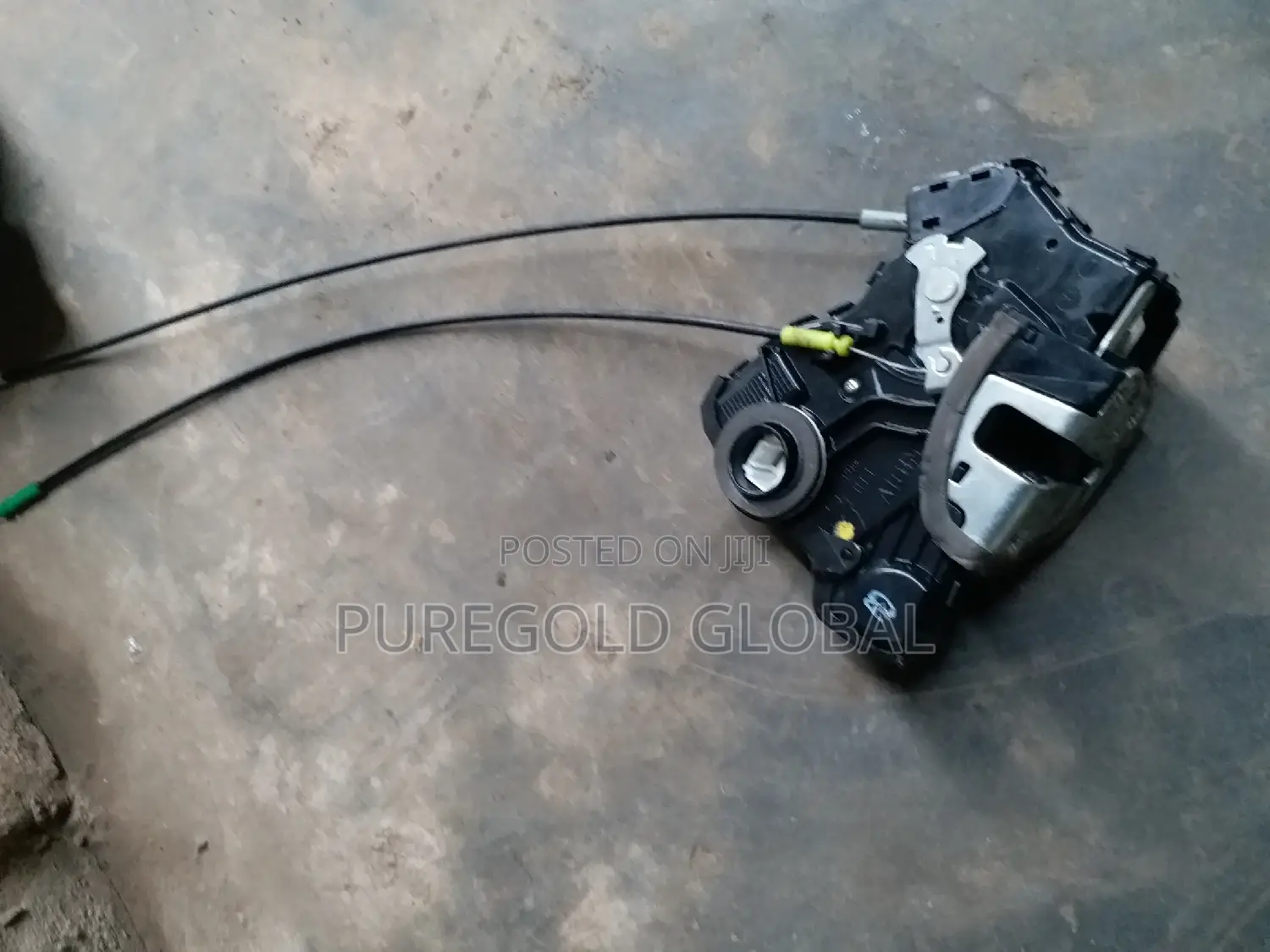 Door Actuator (Catcher) for Pontiac Vibe 08