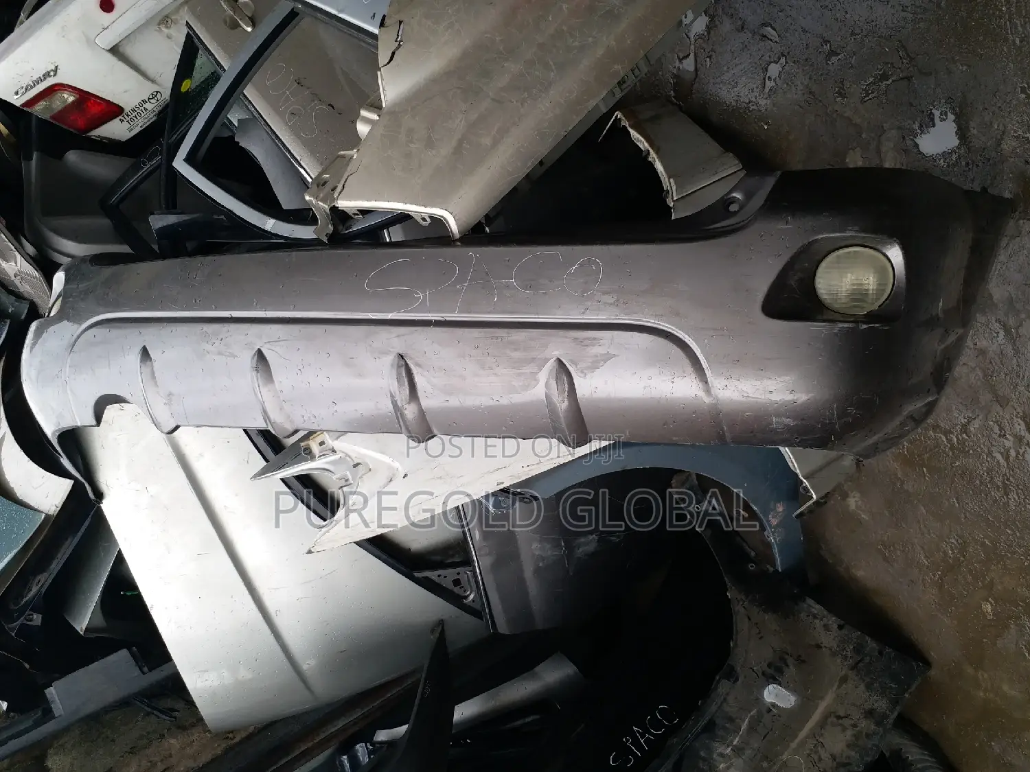 Back Bumper for Pontiac Vibe 05