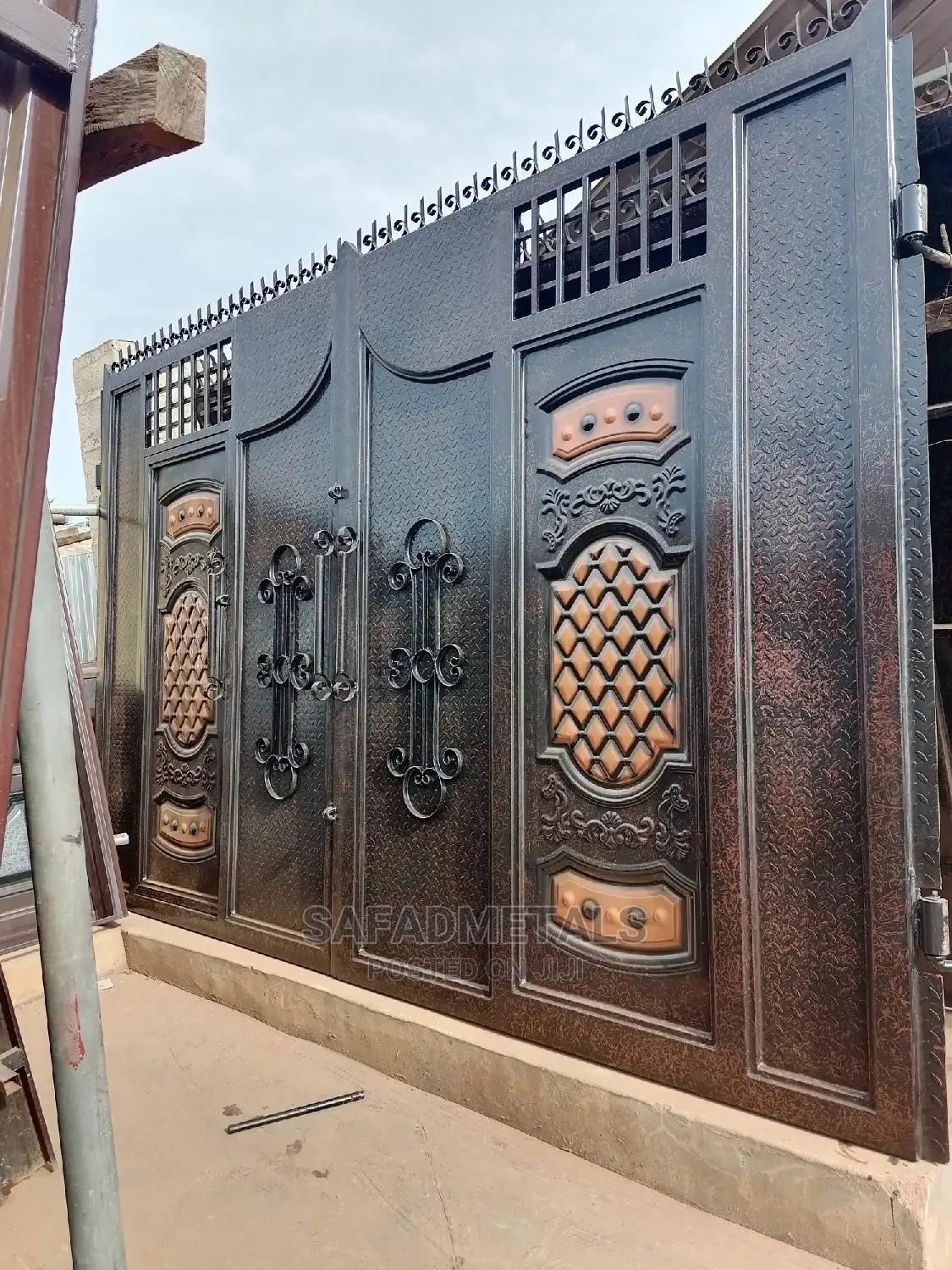 Foreign Plate Swing Gate