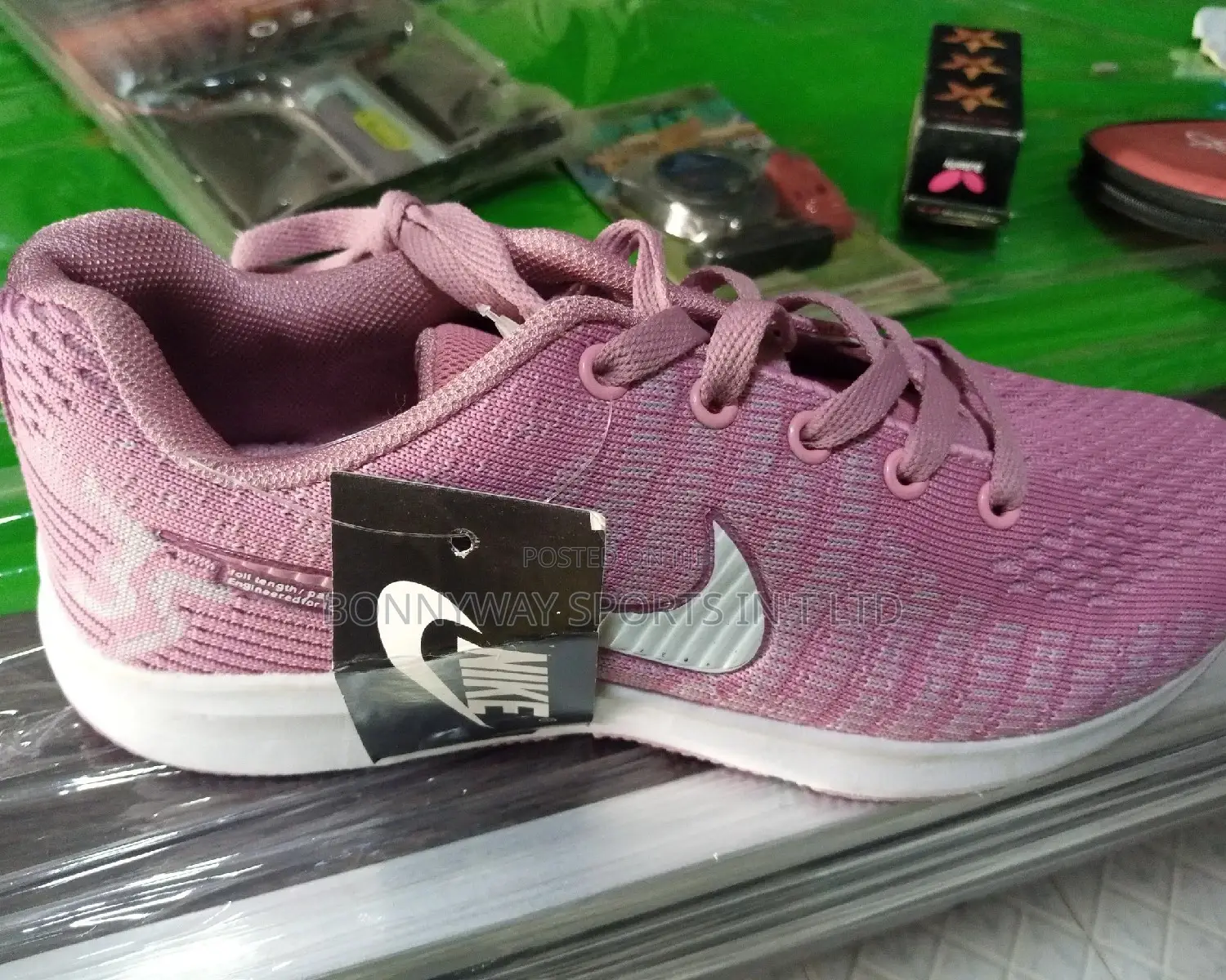 Size 39 Nike Professional Jugging Canvas
