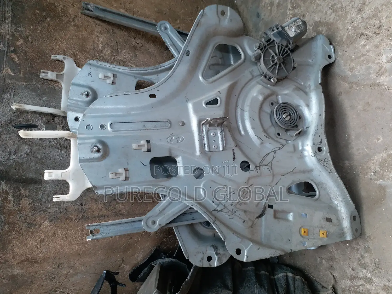Engine Glass Pan for Hyundai Ix35 2012 Model