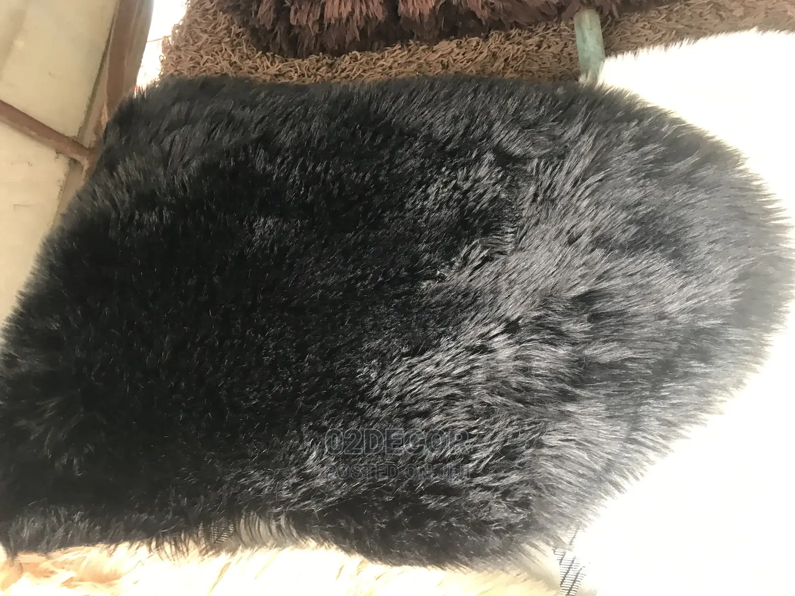 Pure Black Faux Fur Rugs 7/10