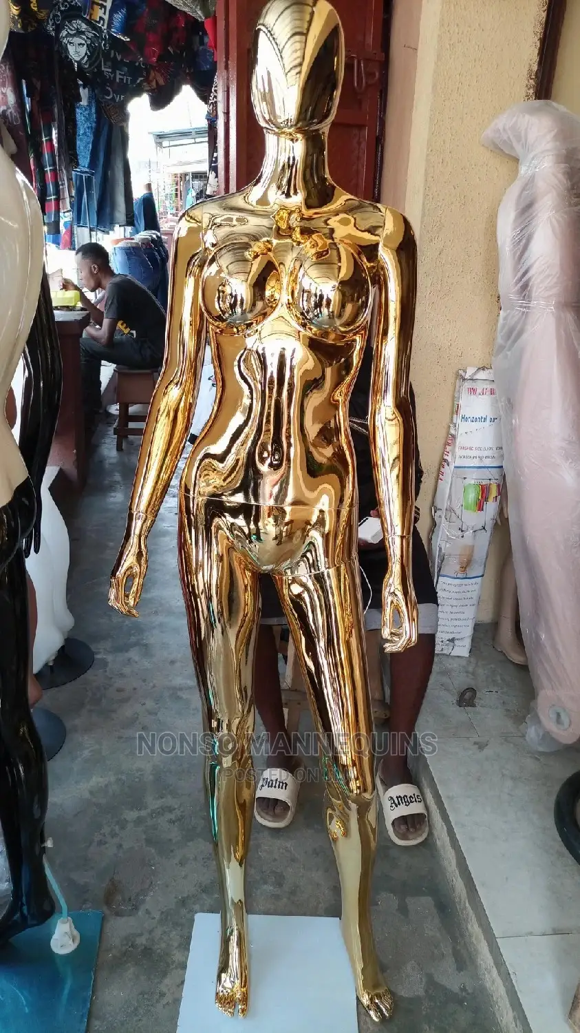 Size 8 Gold Chrome Faceless Display Mannequins
