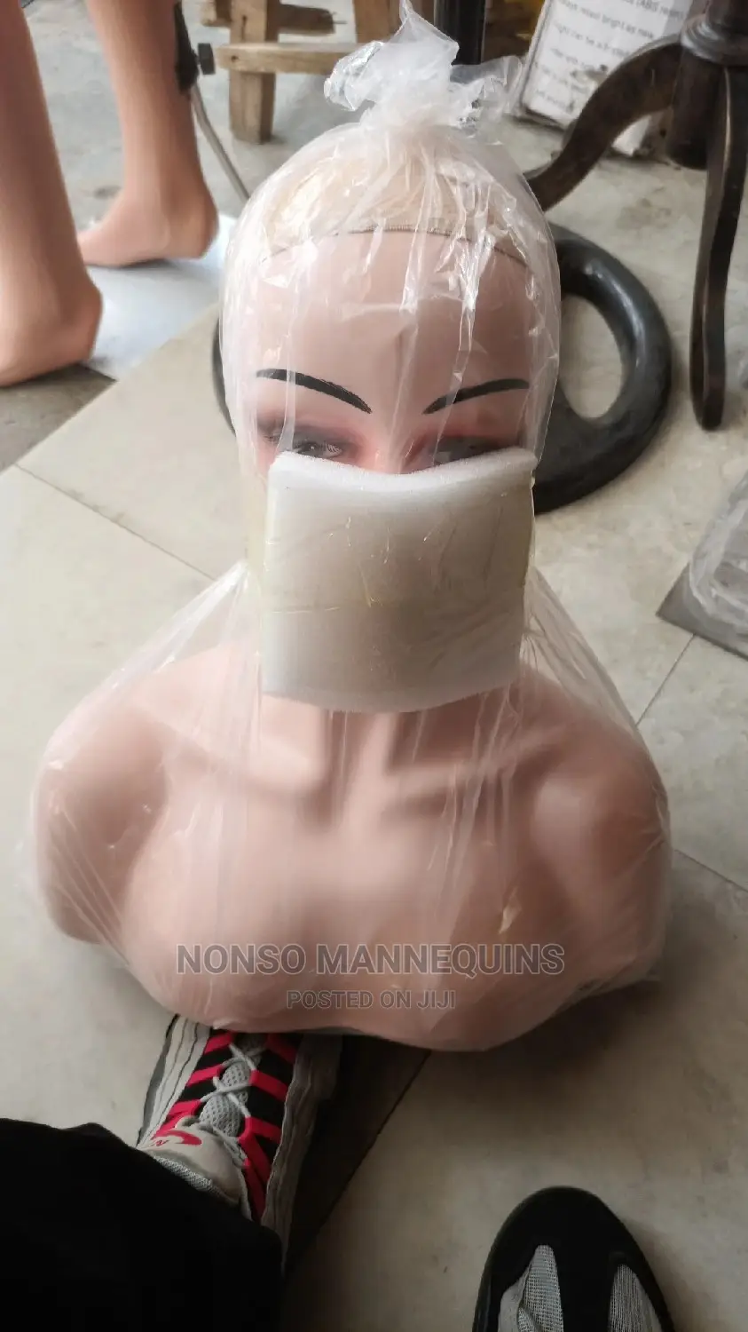 Fair Skin Color Female Mannequin With Shoulders