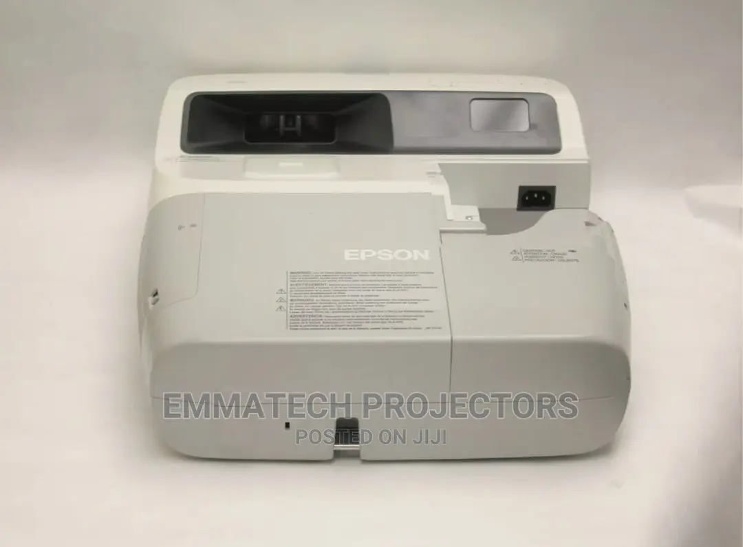 Ultra Short Throw Projector