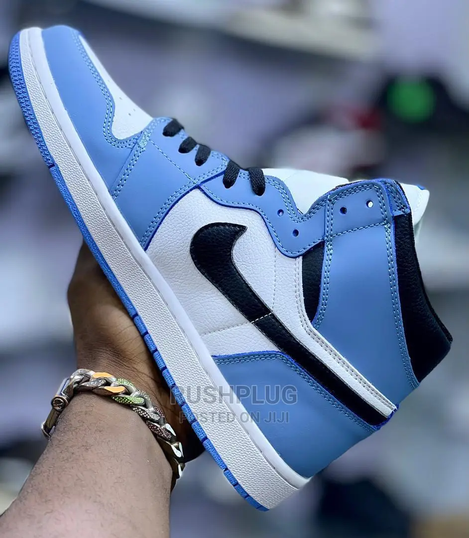 AIR JORDAN 1 Retro High ‘ UNIVERSITY BLUE ‘*