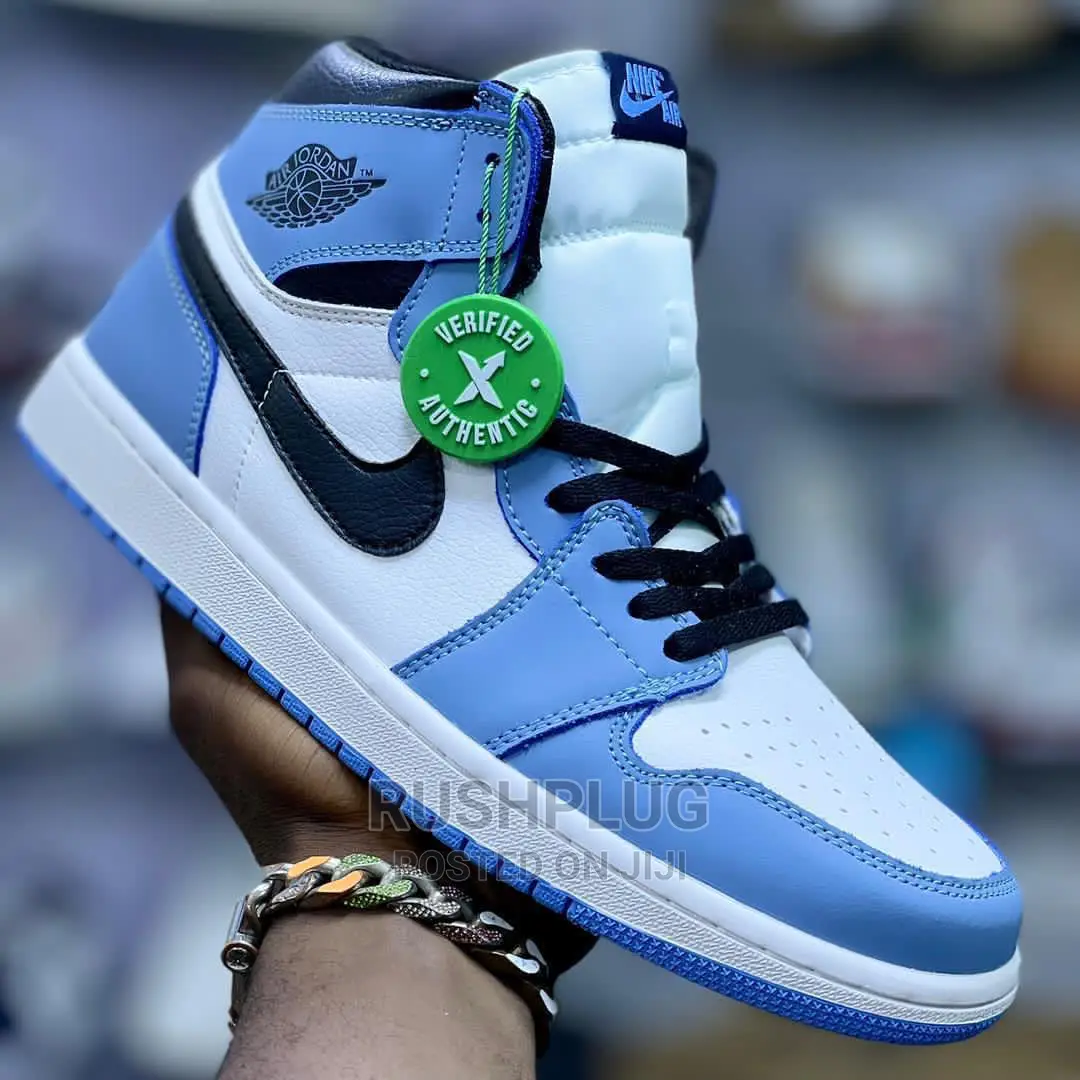 AIR JORDAN 1 Retro High ‘ UNIVERSITY BLUE ‘*