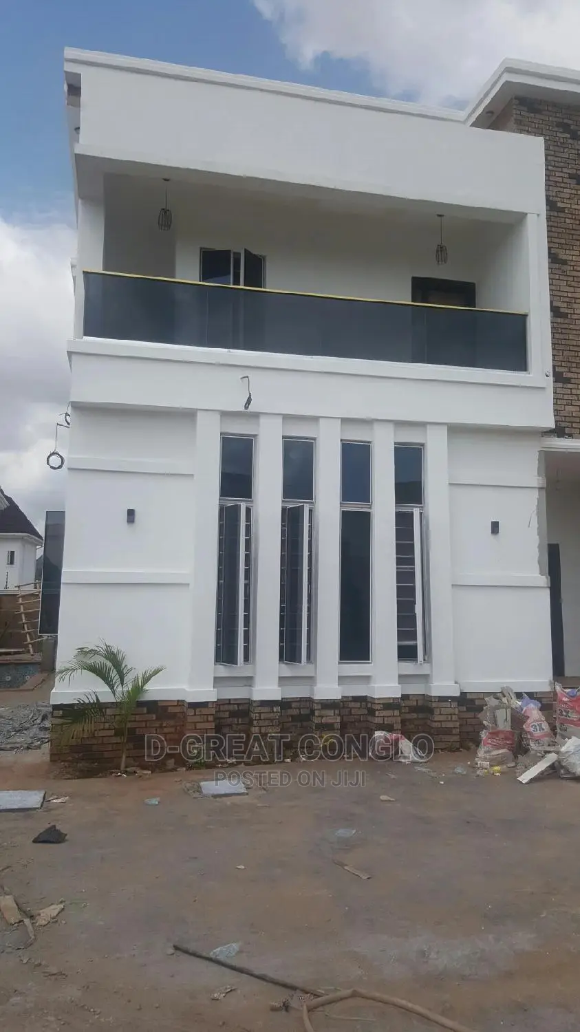 6bdrm Duplex in Gra Asaba, Oshimili South for sale