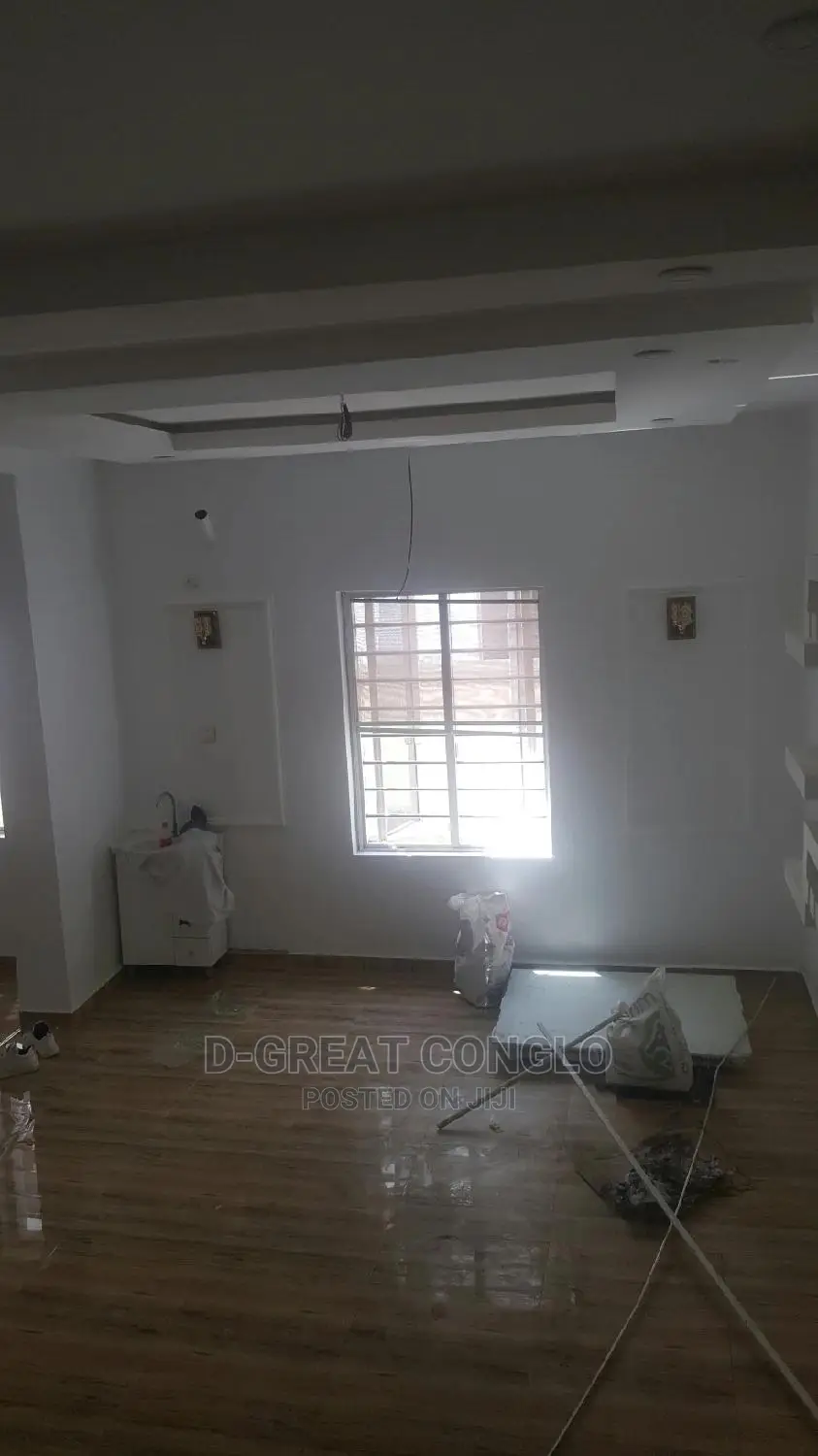 6bdrm Duplex in Gra Asaba, Oshimili South for sale