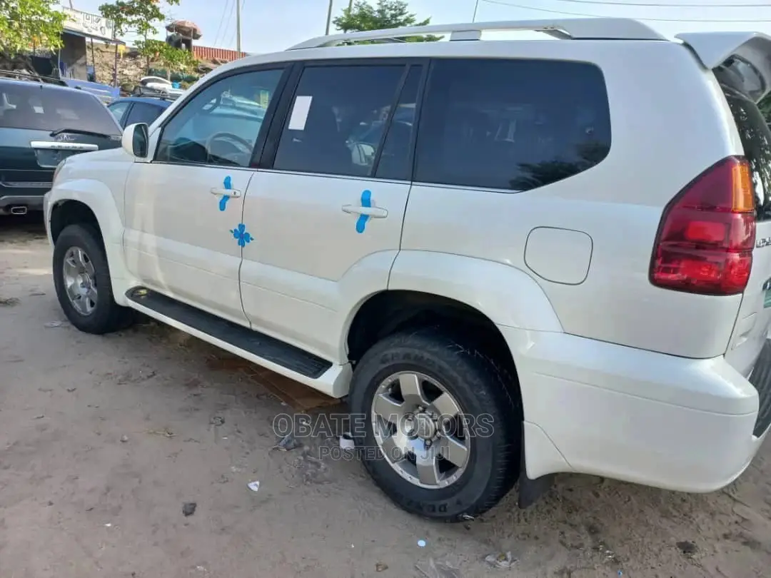 Lexus GX 470 Sport Utility 2006 White