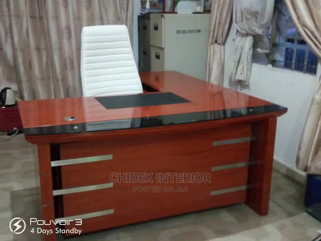 Quality Executive Wooden Office Table With Drawers.