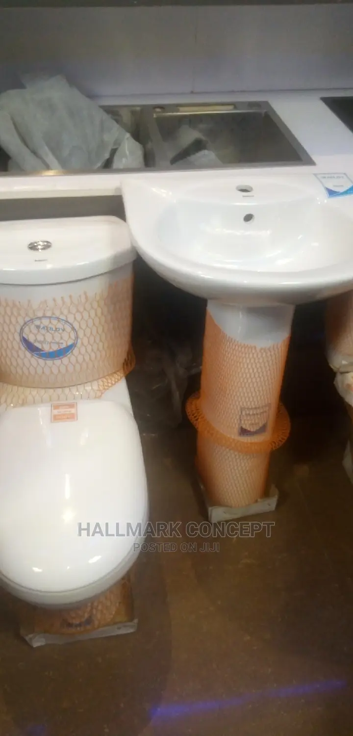 Medium Sets Water Closets