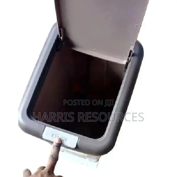 20 Litres Plastic Pedal Bins Living Room Kitchen Trash Can