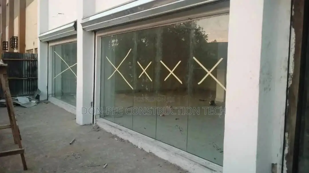 Tampered Frameless Glass Door