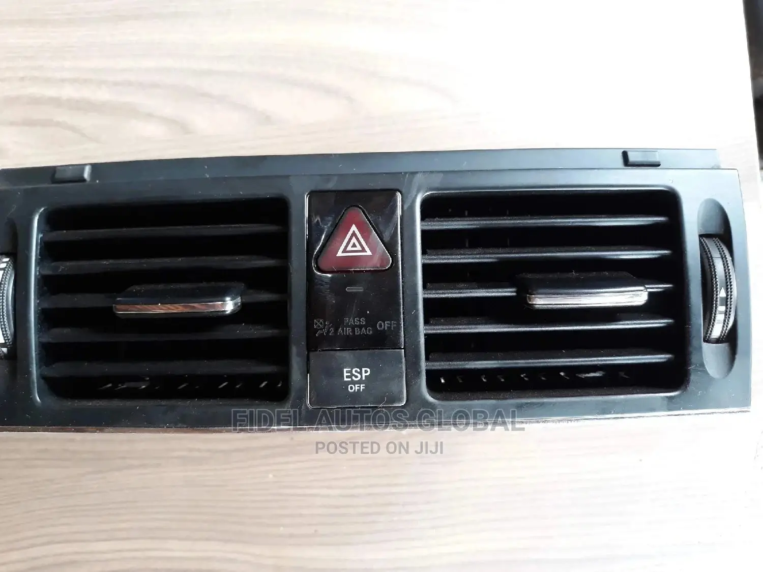 Mercedes-Benz Center Vent