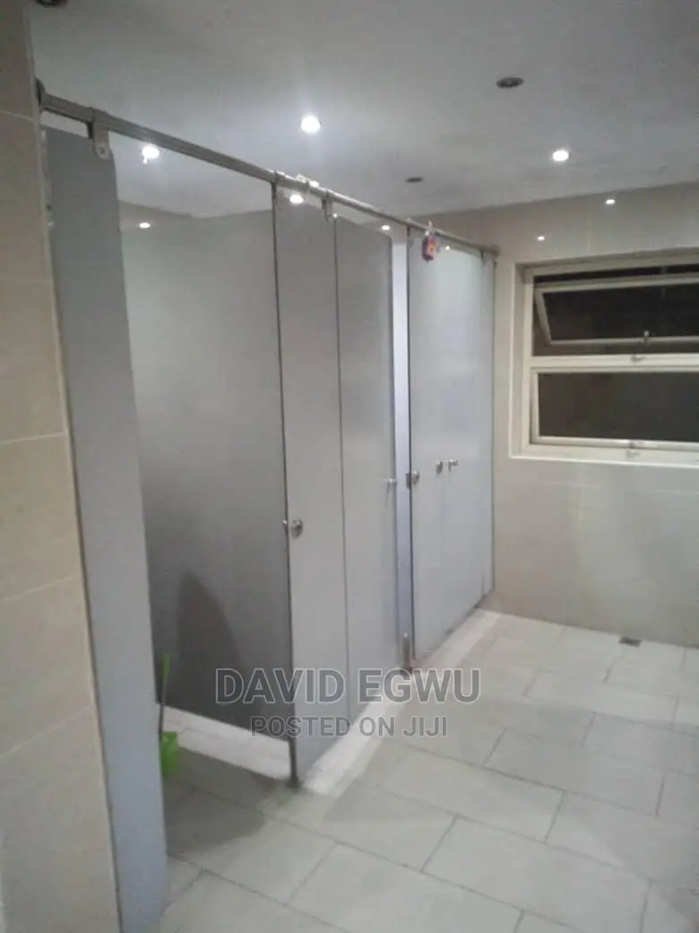 Shower Cubicle and Office Partitions With Safe Glass