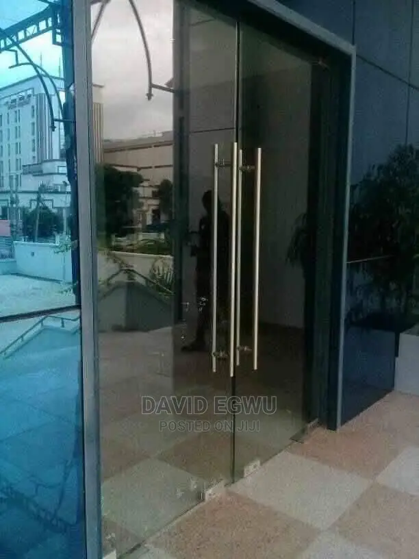 Shower Cubicle and Office Partitions With Safe Glass